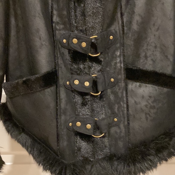 Skea, a luxury skiwear and lifestyle brand, size 10 women’s jacket. - Picture 10 of 16